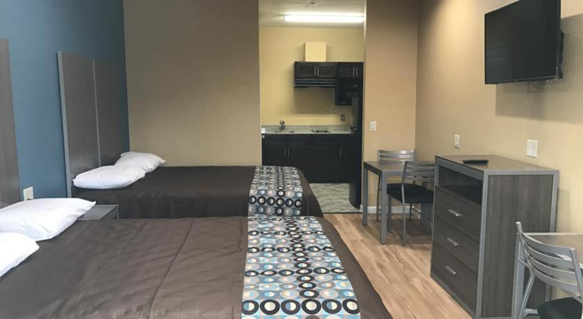 Deluxe Queen Room - Smoking interior
